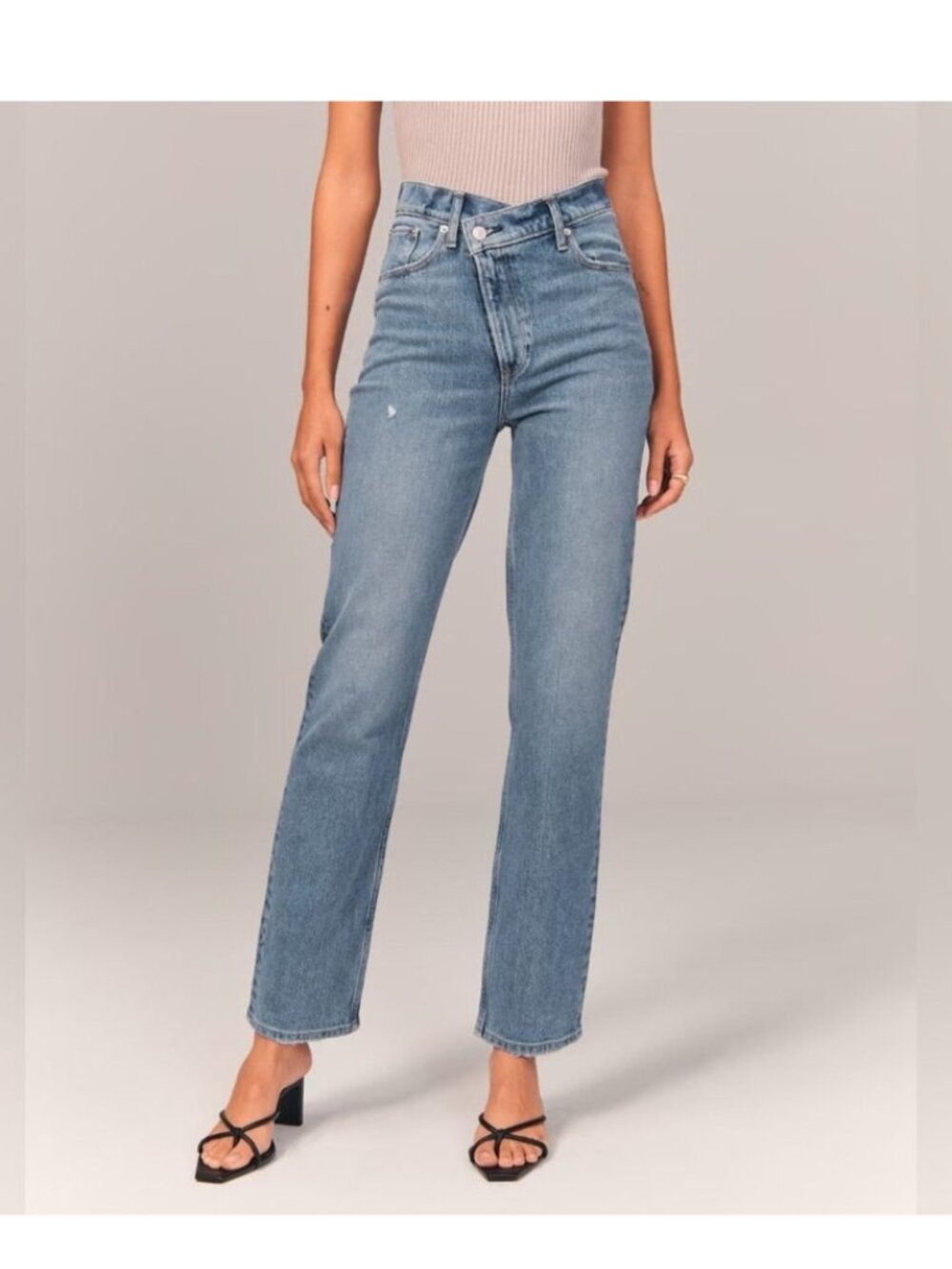 NWT Abercrombie & Fitch 90s Straight Ultra High Rise Curve Love 27 Short $89